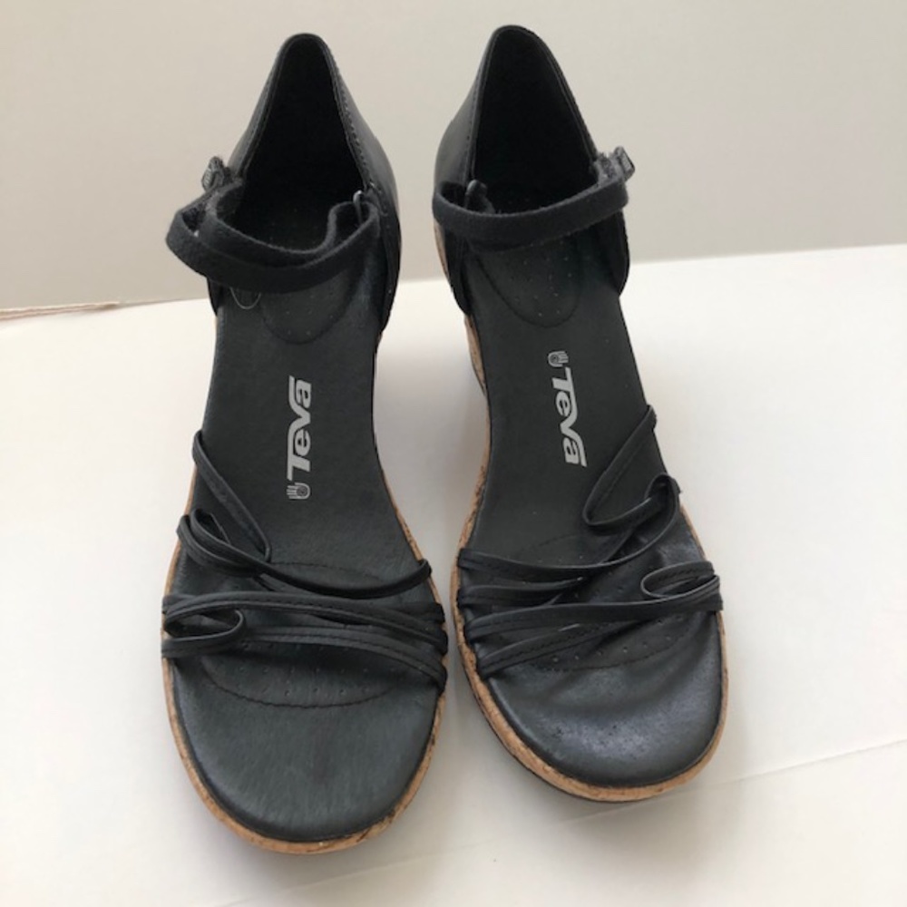 Teva Women's Riviera Wedge Sandals 9 NWOT